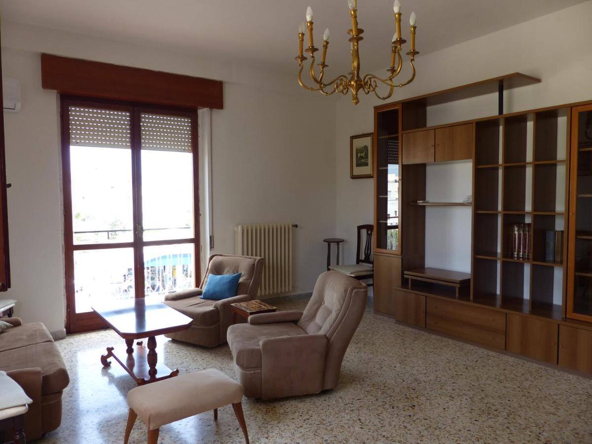 The Old Man And The Sea Apartment Brindisi Luaran gambar